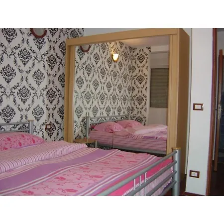 2 Unirii Апартаменти *